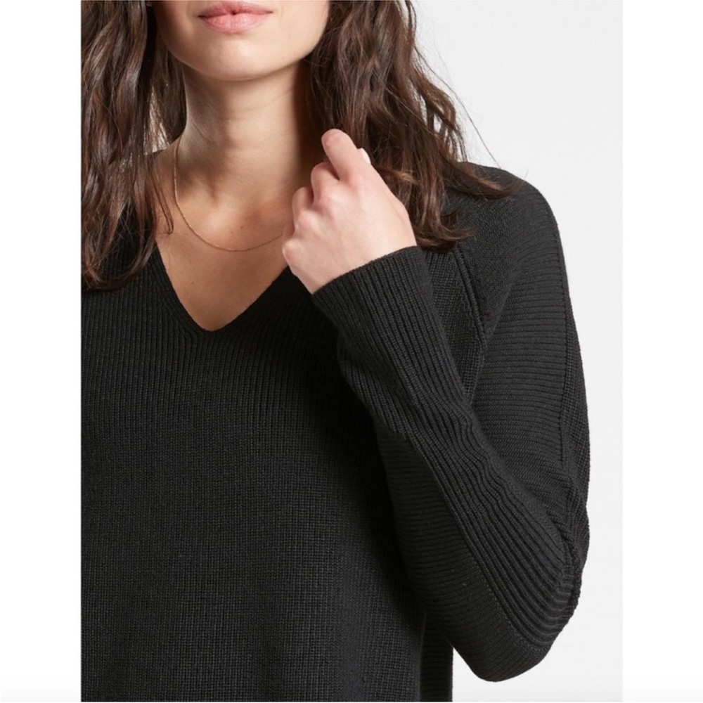 Athleta Hanover V-Neck Sweater Black, Nearly New